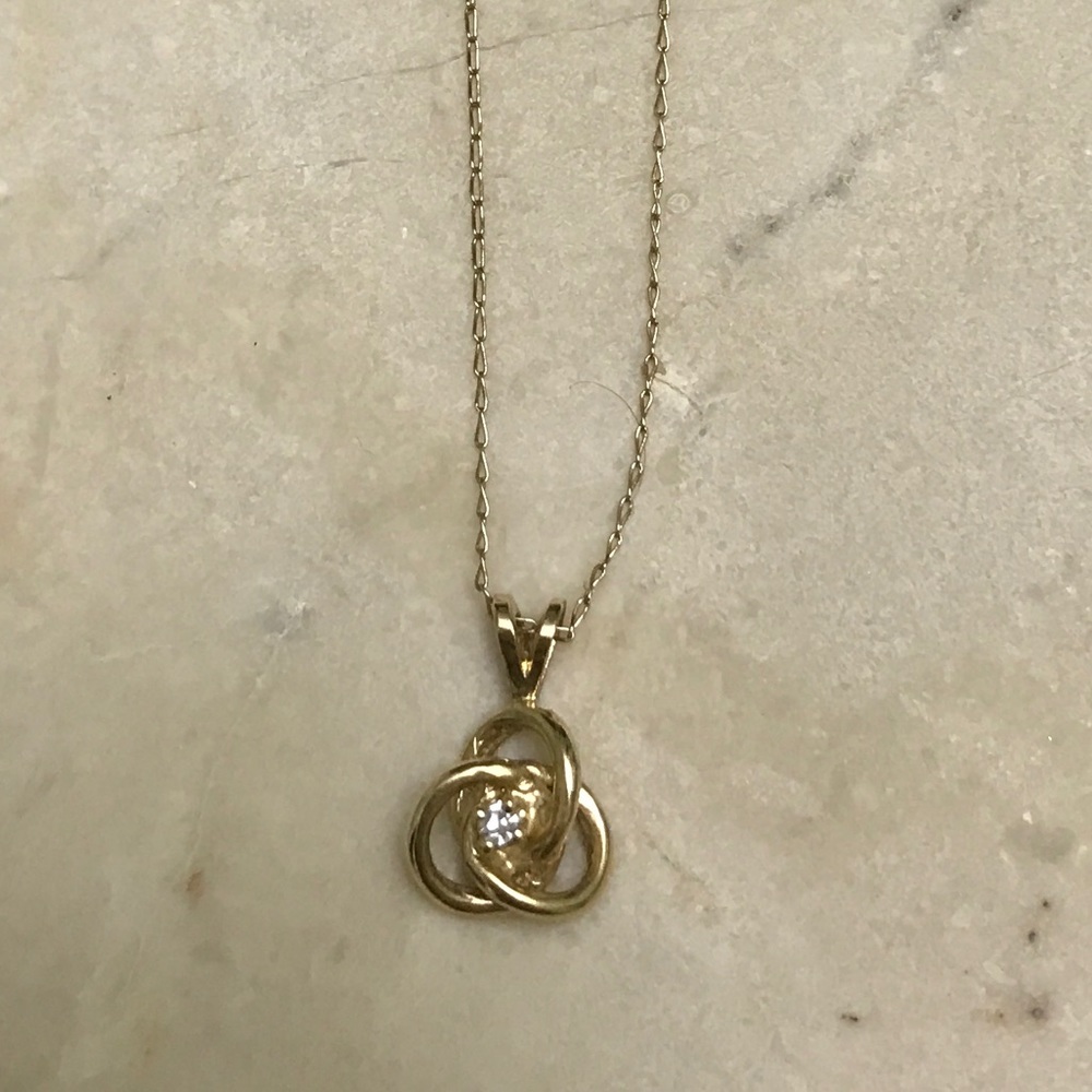 14K gold chain and pendant necklace